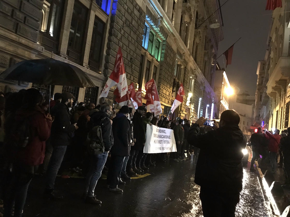 Döviz kurundaki artış: İstanbul ve Ankara'da hükümete yönelik protestolar